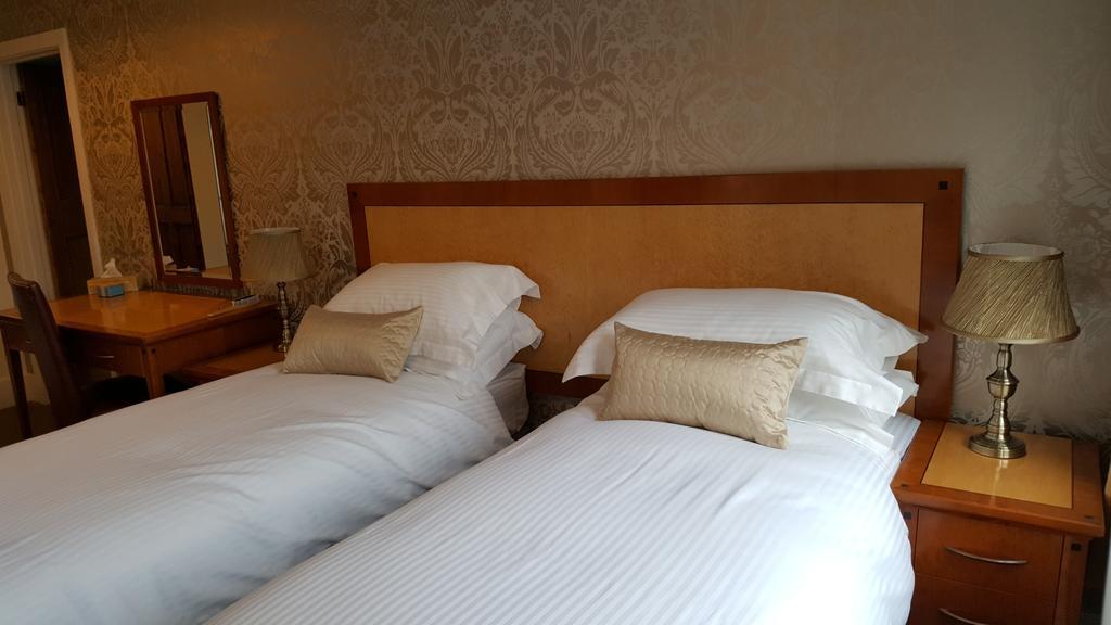 Sadlers Guest House Wokingham Buitenkant foto