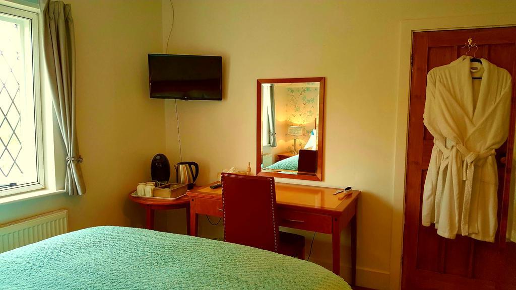 Sadlers Guest House Wokingham Buitenkant foto